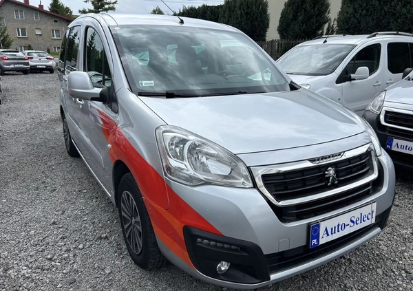 Peugeot Partner cena 47900 przebieg: 112000, rok produkcji 2017 z Góra Kalwaria małe 211